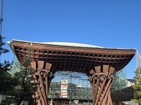 202511金沢駅前.jpg